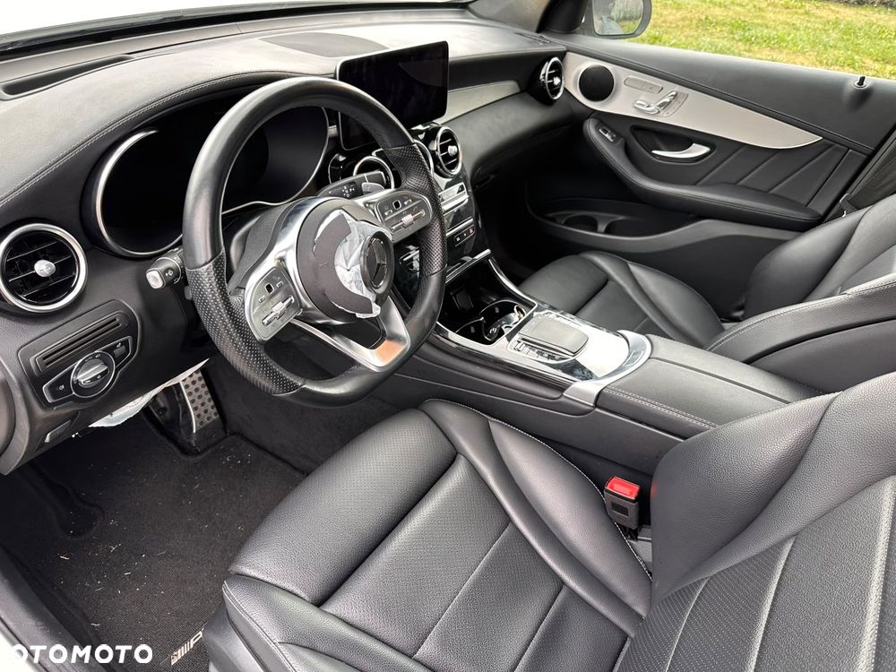 Mercedes-Benz GLC 300 4Matic 9G-TRONIC AMG Line Plus - 10