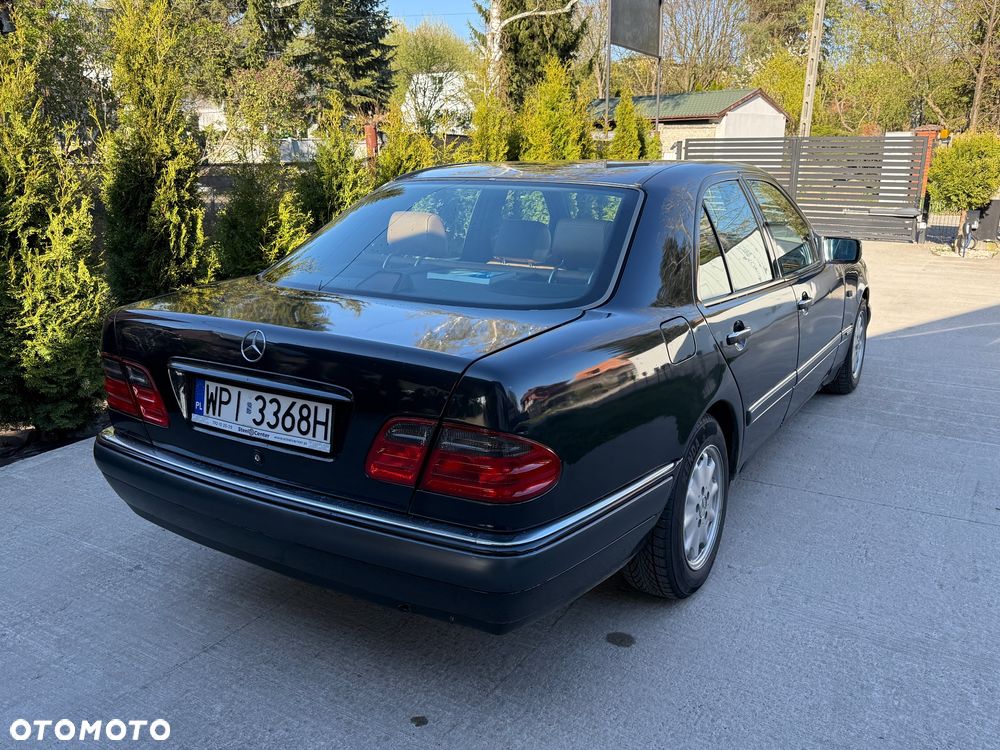 Mercedes-Benz Klasa E - 6