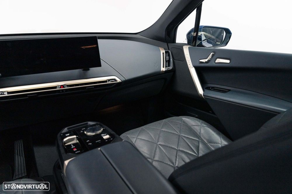 BMW iX xDrive 40 - 16