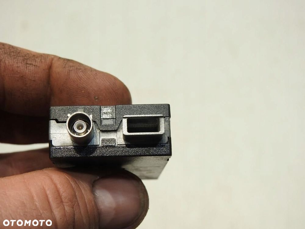 WZMACNIACZ ANTENY VOLVO V60 7CP1-18C847-CA - 3