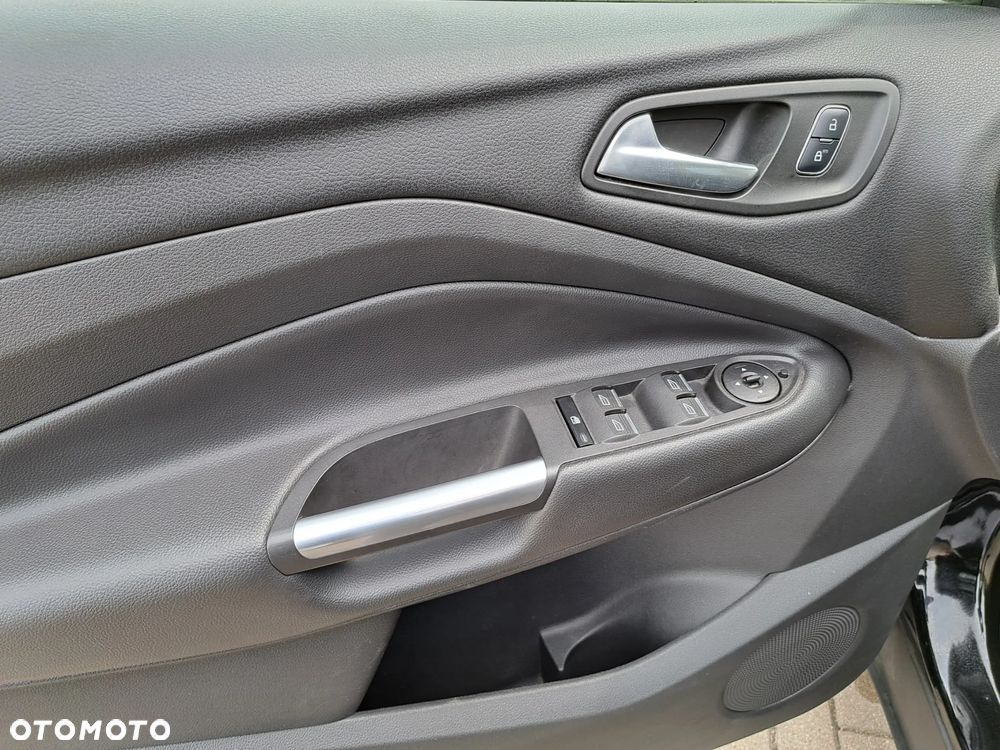 Ford Kuga - 27