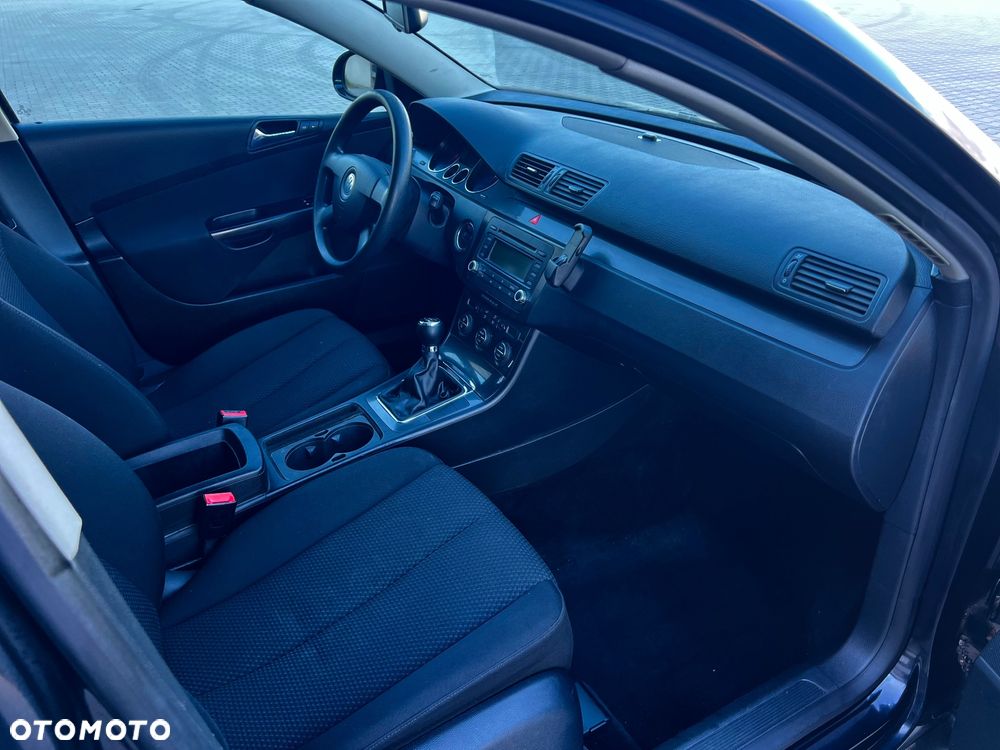 Volkswagen Passat 1.9 TDI Comfortline - 12