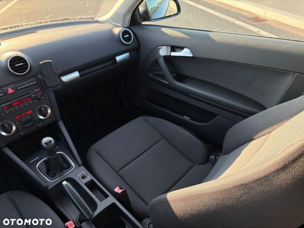 Audi A3 3-drzwiowe 1.6 Ambition - 19