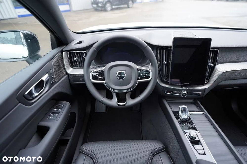 Volvo XC 60 B5 B AWD Plus Black Edition - 39