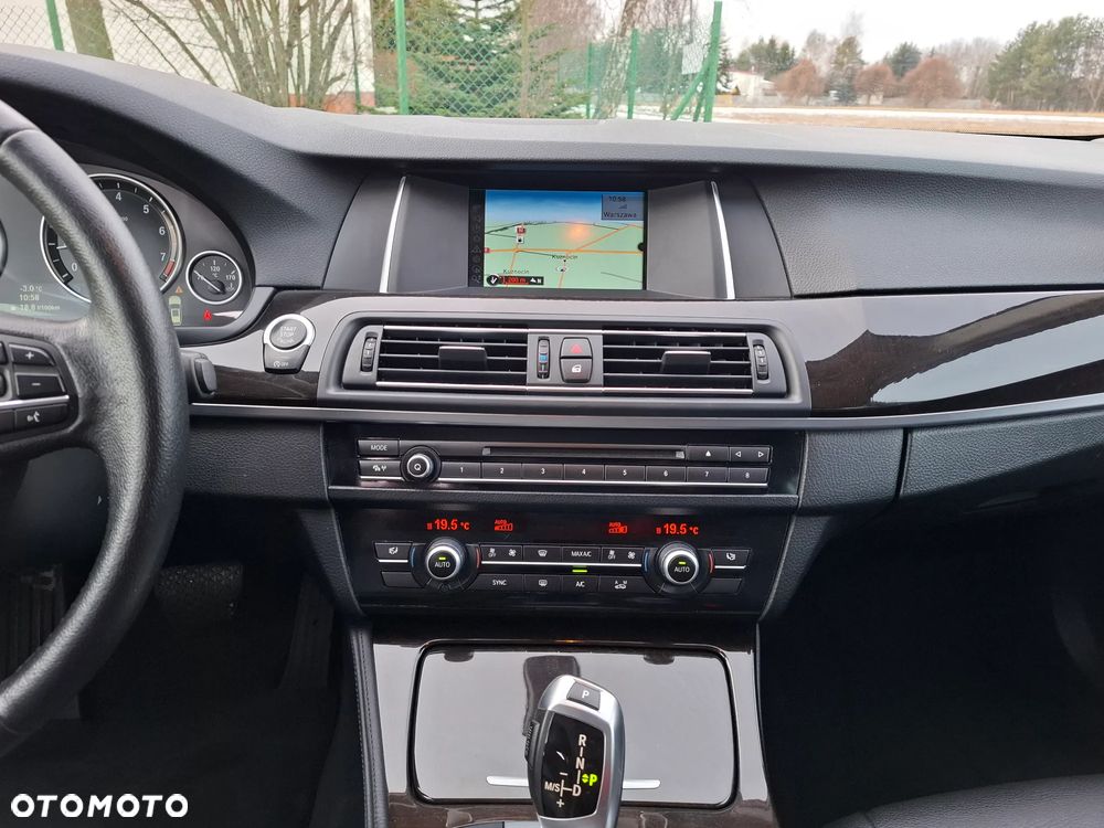 BMW Seria 5 520i - 12