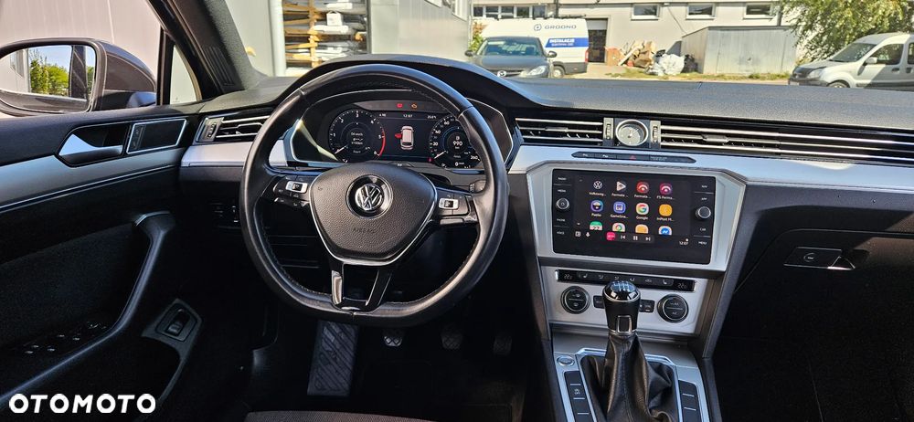 Volkswagen Passat 1.6 TDI (BlueMotion Technology) Trendline - 17