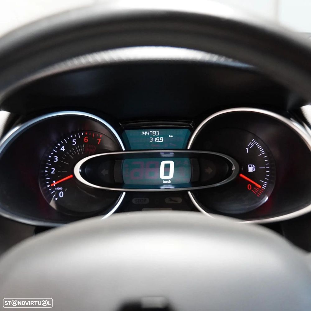 Renault Clio - 11
