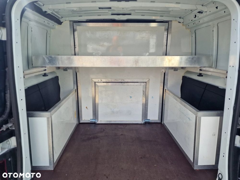 Renault Trafic - 23
