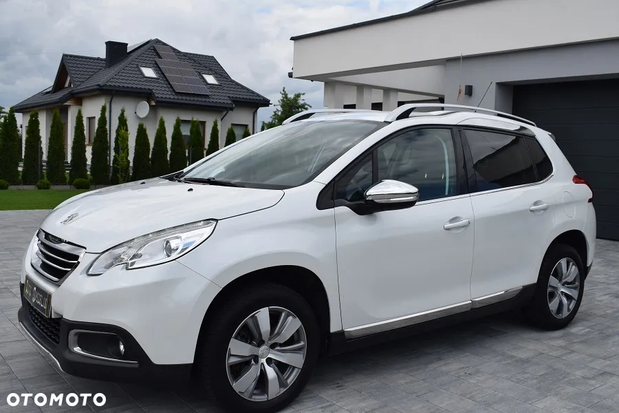 Peugeot 2008 1.2 Pure Tech Allure S&S - 2