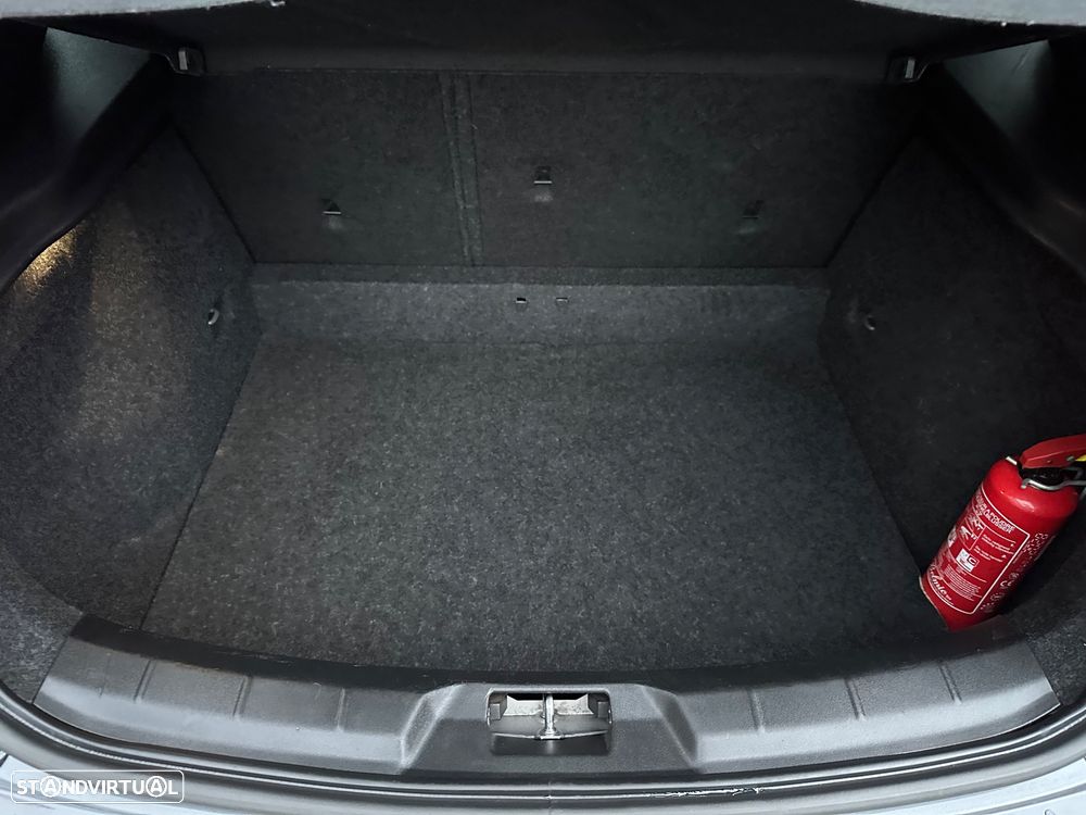 Volvo V40 D2 Momentum - 17