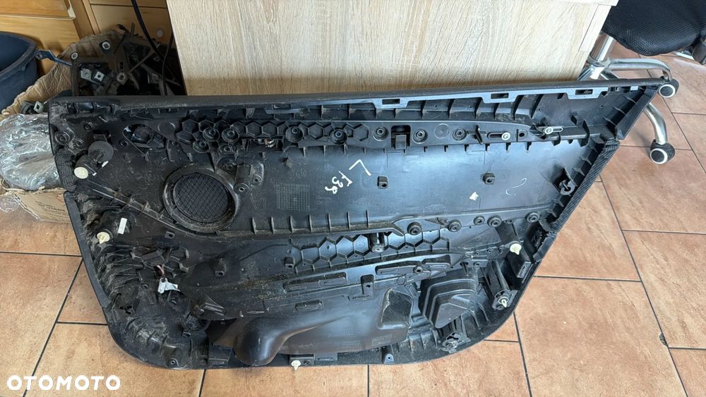 TAPICERKA DRZWI LEWY PRZÓD BMW F39 - 3