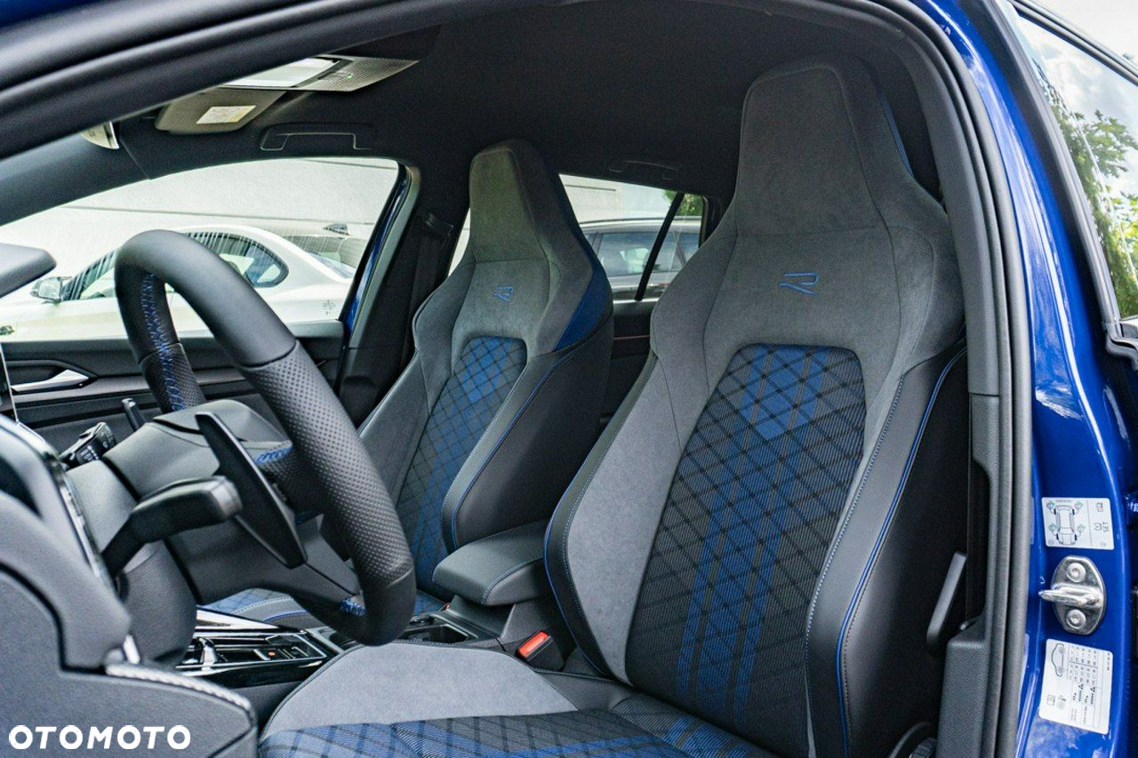 Volkswagen Golf - 20