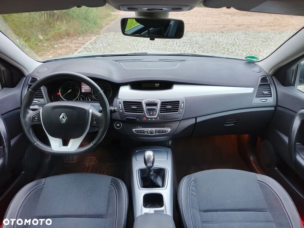 Renault Laguna dCi 150 FAP GT - 8
