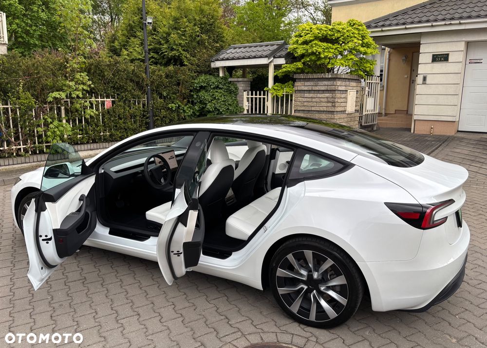 Tesla Model 3 - 9