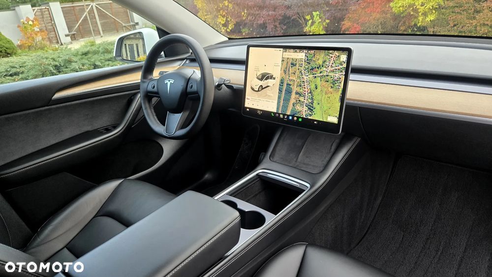Tesla Model Y Long Range Dual Motor AWD - 15