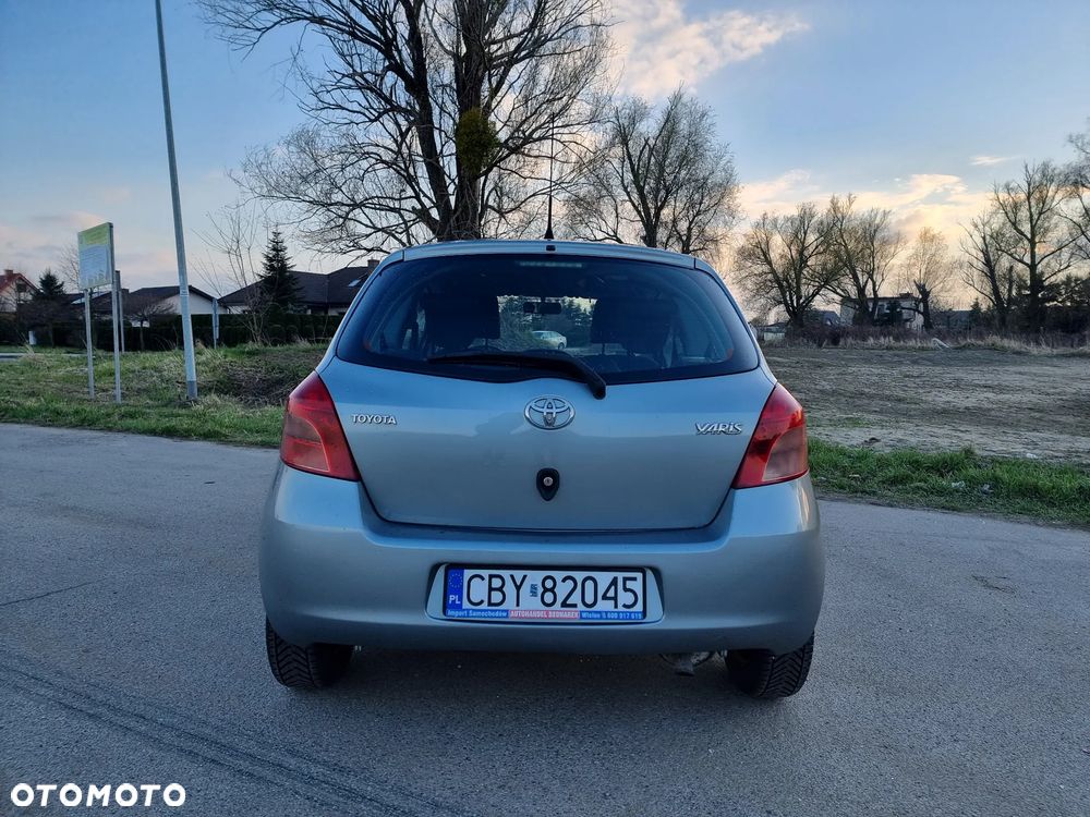 Toyota Yaris 1.0 VVT-i - 7