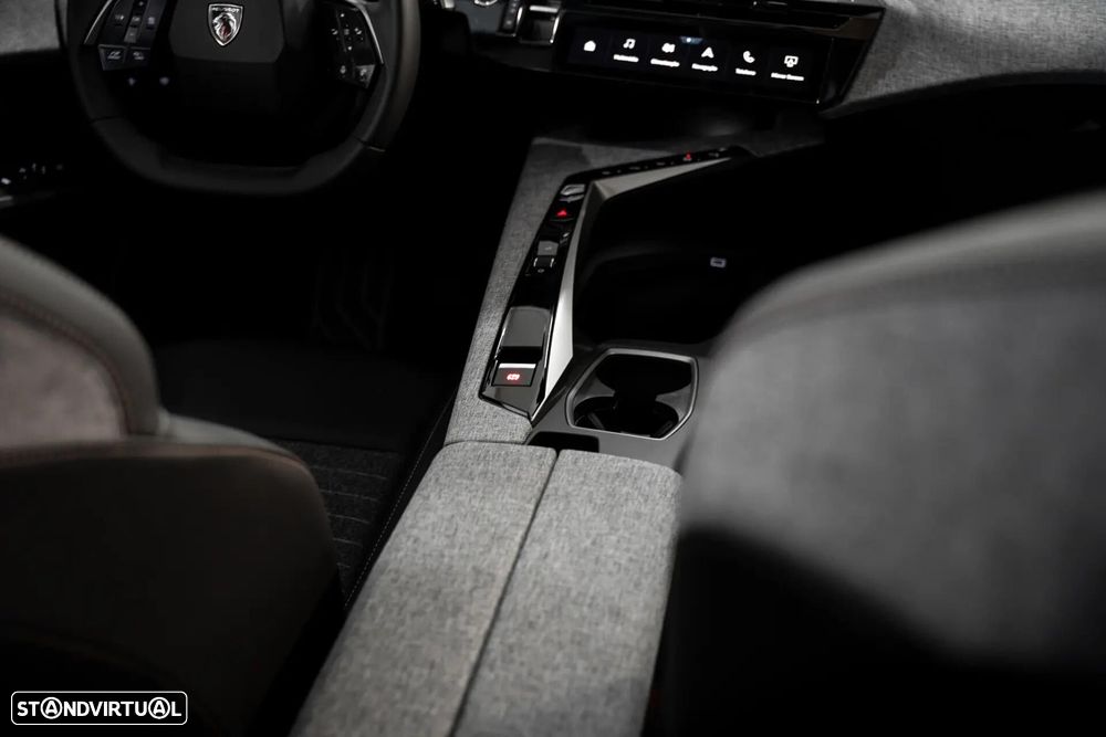 Peugeot 3008 1.2 Hybrid Allure e-DCS6 - 19