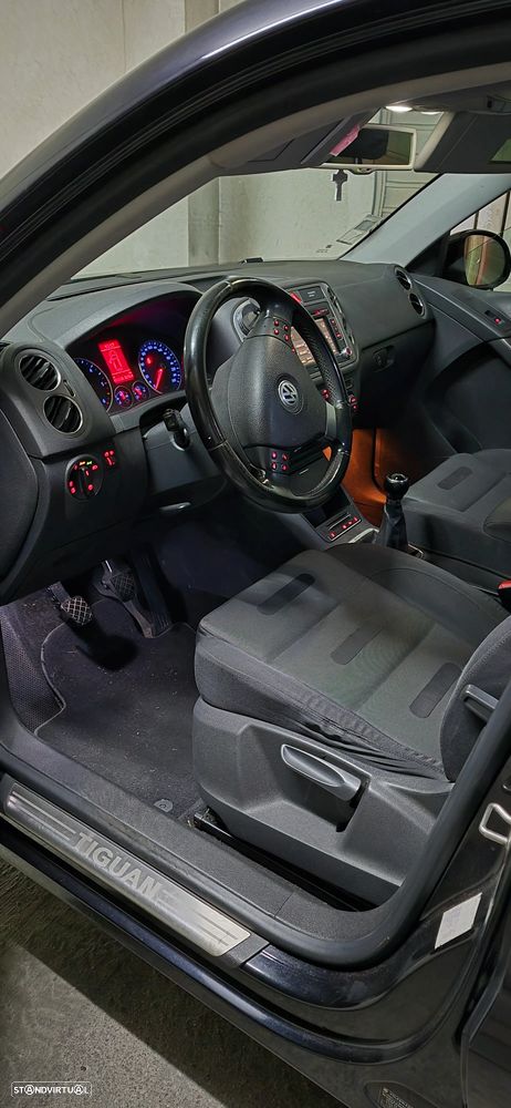 VW Tiguan 2.0 TDi Sport 4Motion - 8