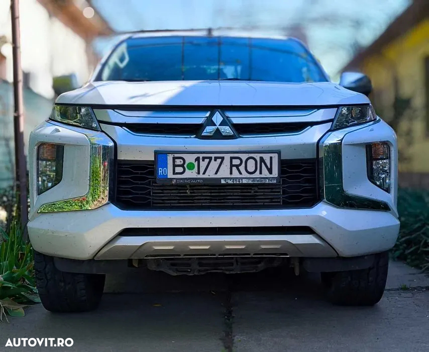 Mitsubishi L200 Double Cab 2.2 DI-D M/T Intense - 5