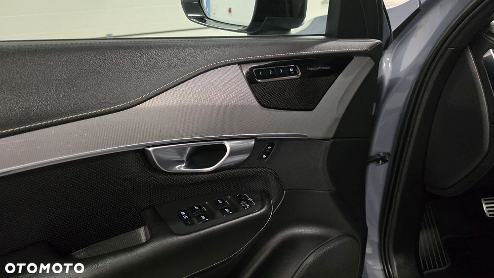 Volvo XC 90 D5 SCR AWD R-Design 7os - 14
