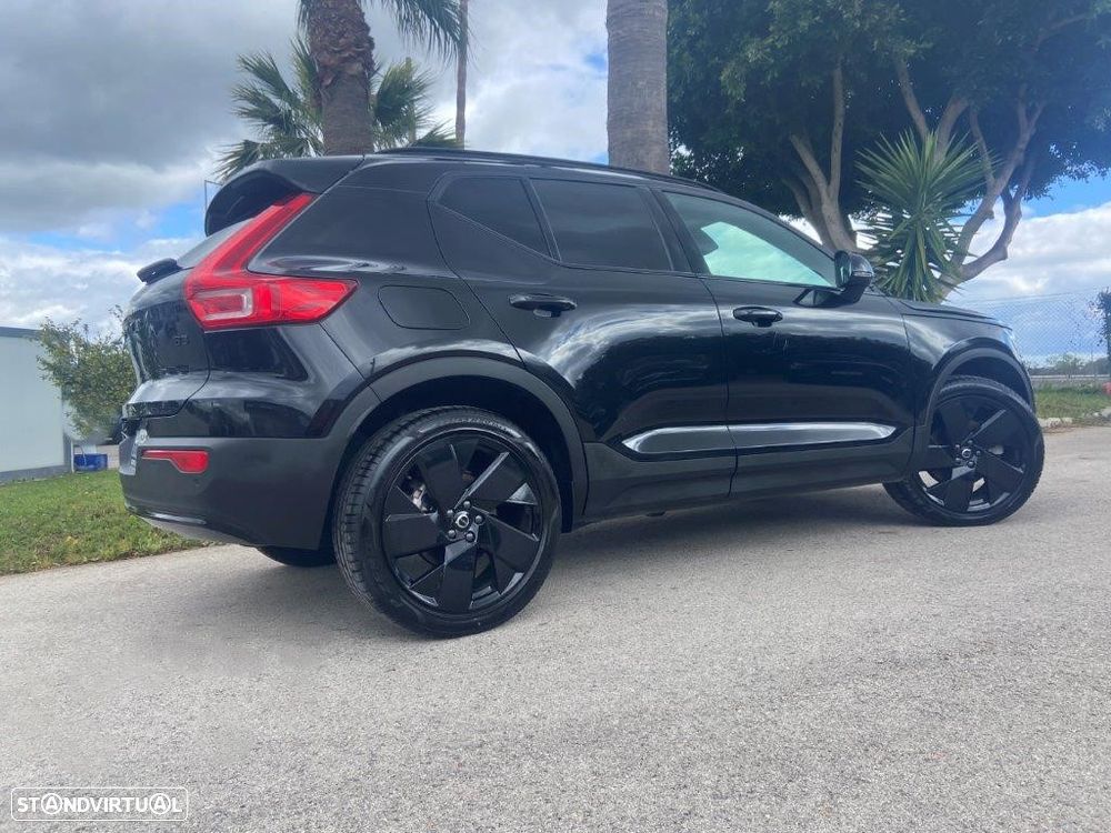 Volvo XC 40 2.0 B3 Black Edition - 29