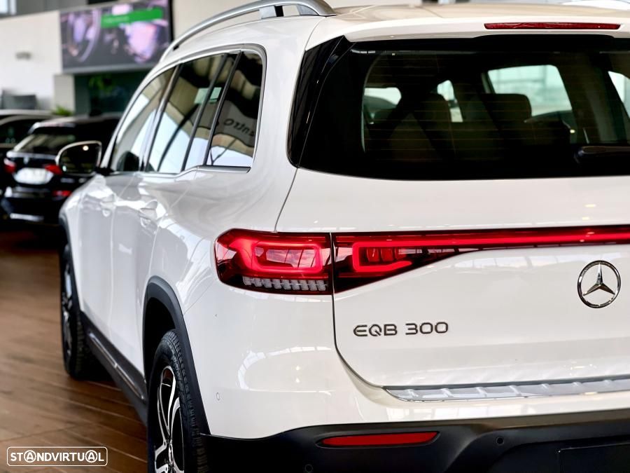 Mercedes-Benz EQB 300 4Matic Progressive - 8
