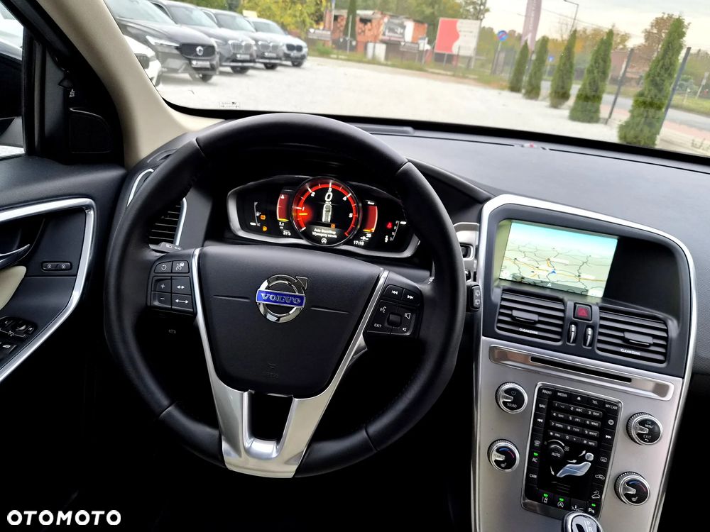 Volvo XC 60 D4 AWD Geartronic Summum - 27