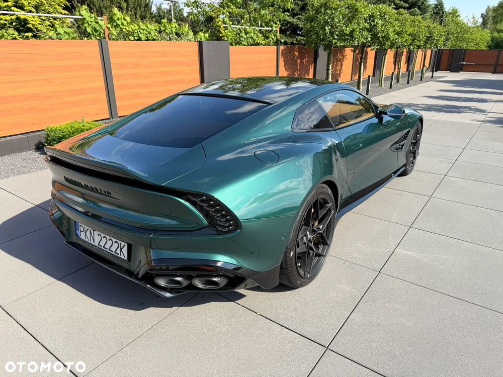 Aston Martin Vanquish - 13