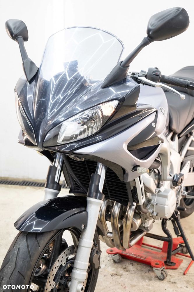 Yamaha FZ6 - 11