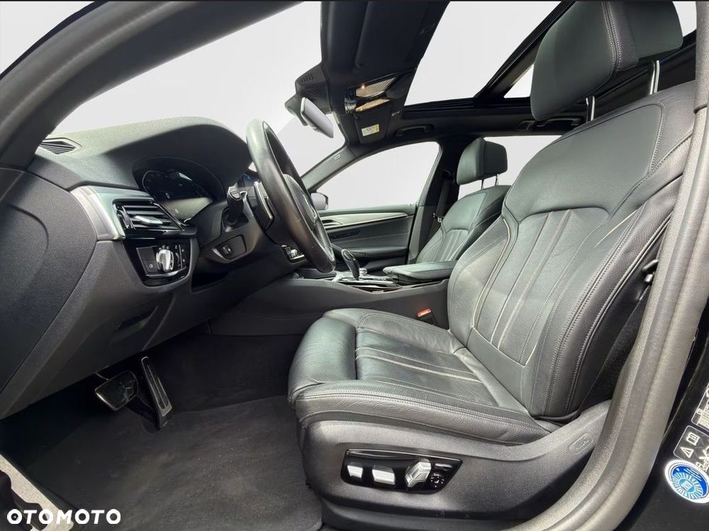 BMW Seria 5 540d xDrive mHEV M Sport sport - 9