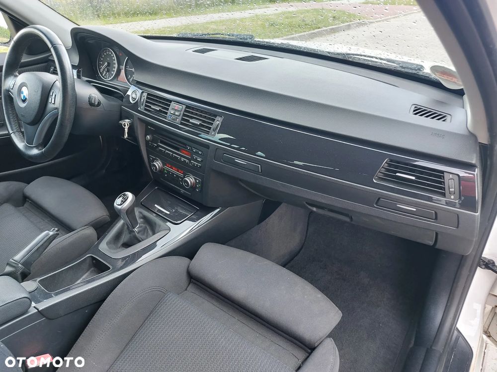 BMW Seria 3 - 37