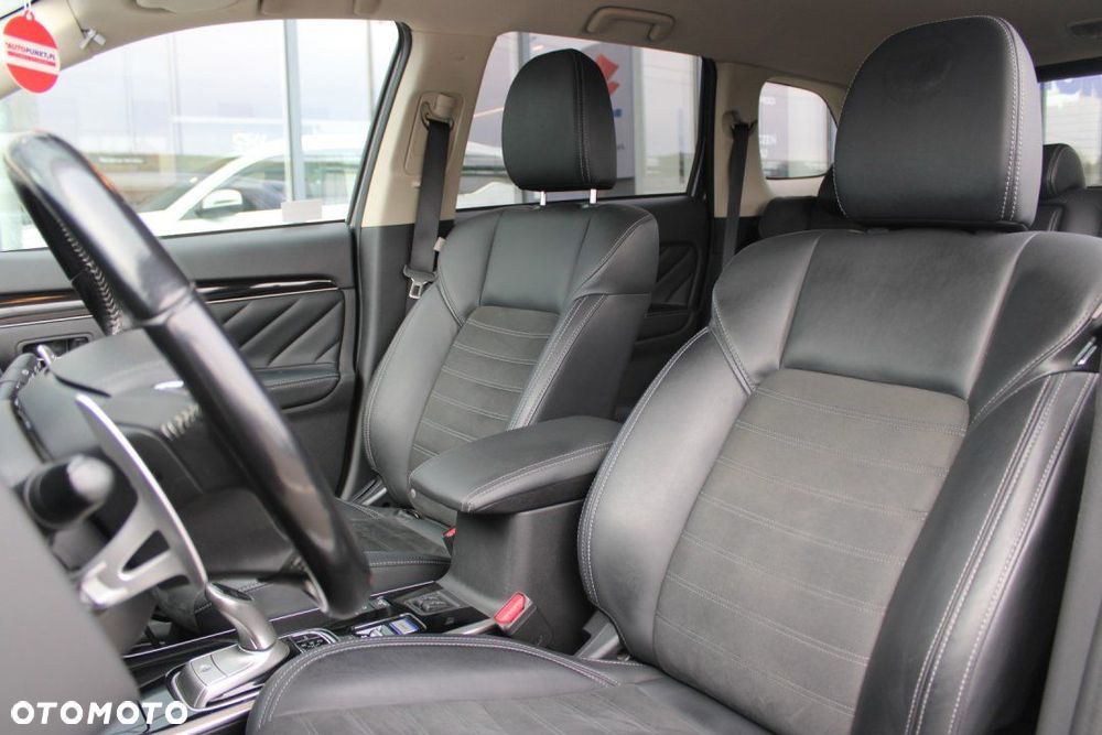 Mitsubishi Outlander - 18