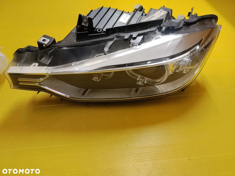 Lampa lewa BMW f30 f31 Bi Xenon skrętny dynamic Europa