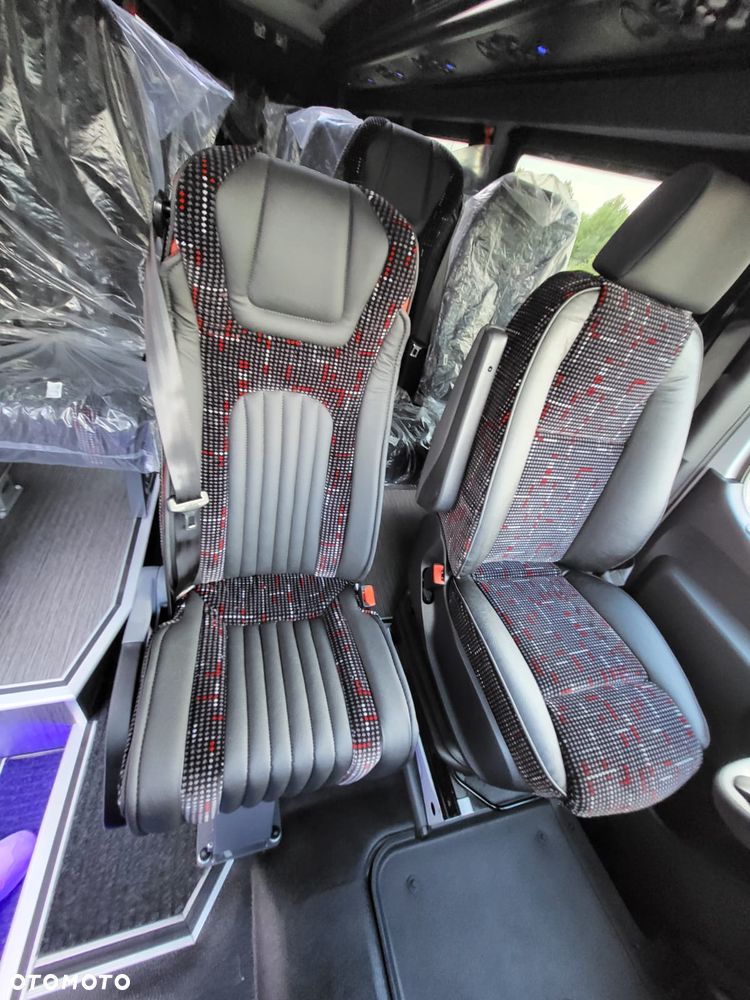 Mercedes-Benz Sprinter 519 CDI 24 miejsca + 4 stojące NOWY - 11