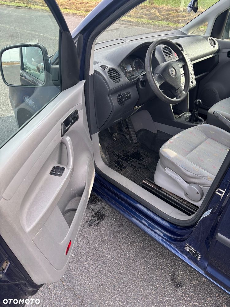 Volkswagen Caddy Maxi - 4