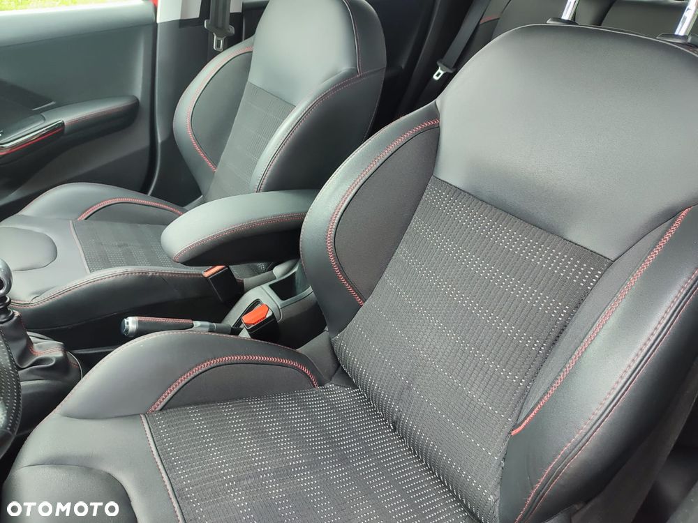 Peugeot 208 - 37