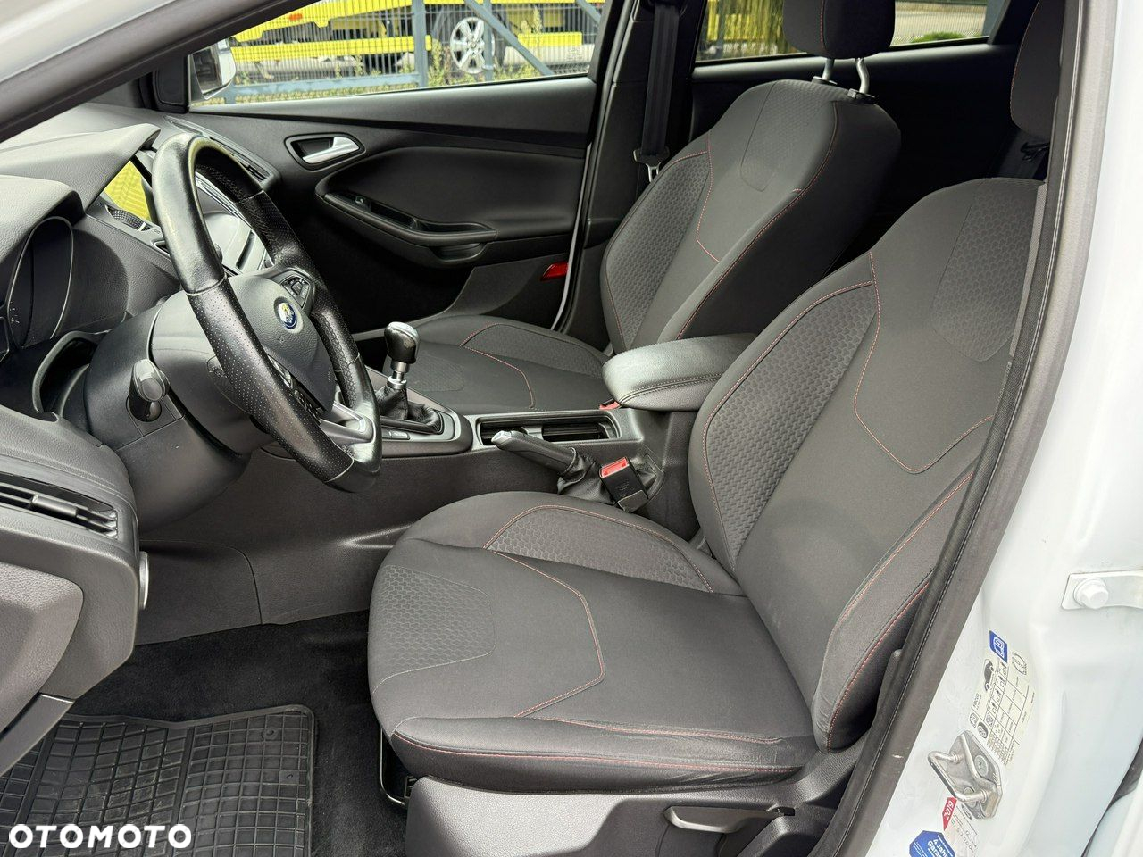 Ford Focus - 28