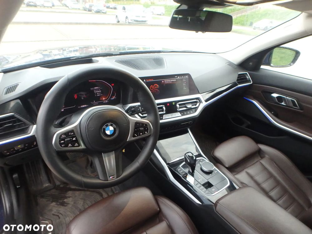 BMW Seria 3 330d xDrive M Sport - 11