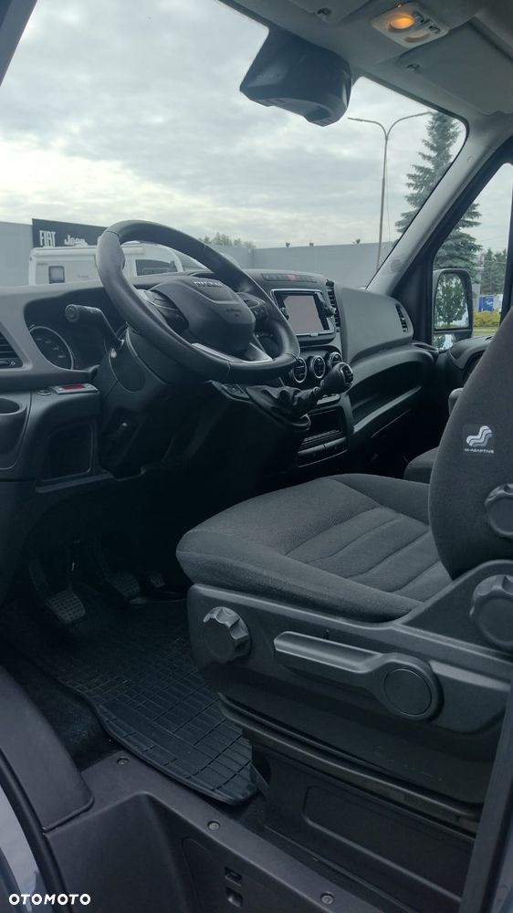 Iveco Daily 35S18 furgon izotermiczny izoterma agregat - 13