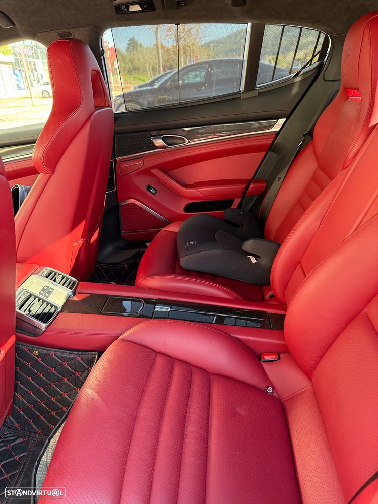 Porsche Panamera Turbo S PDK - 9