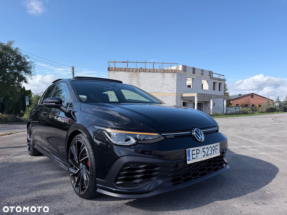 Volkswagen Golf - 22