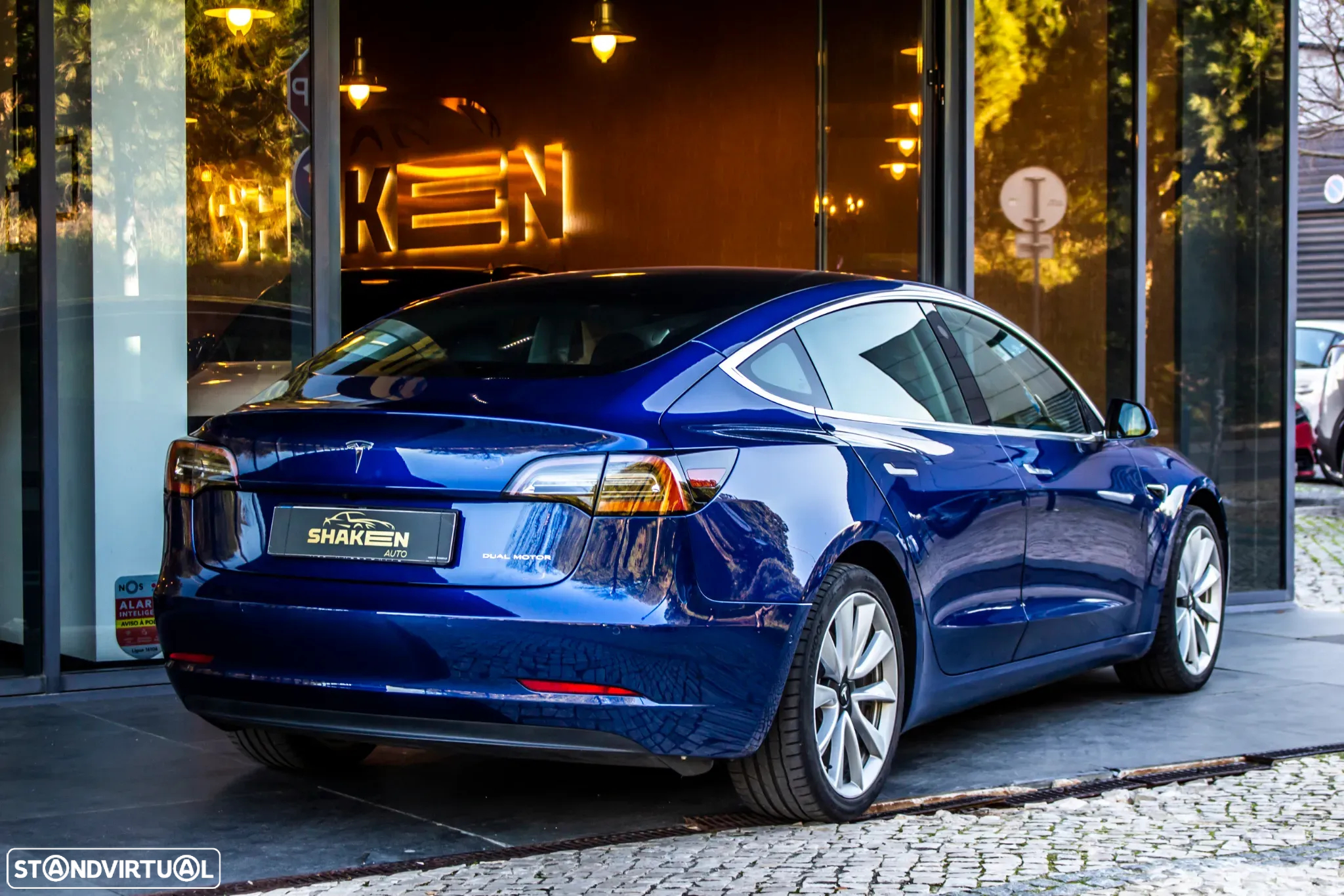 Tesla Model 3 Long-Range Dual Motor AWD - 4