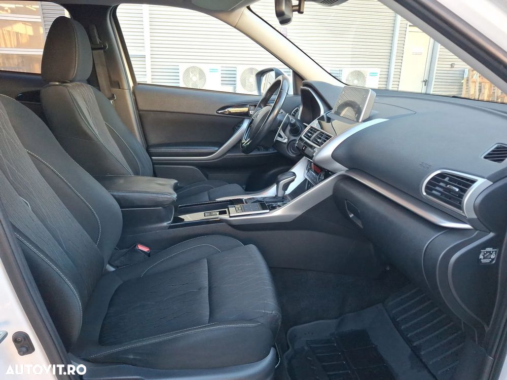Mitsubishi Eclipse-Cross - 16