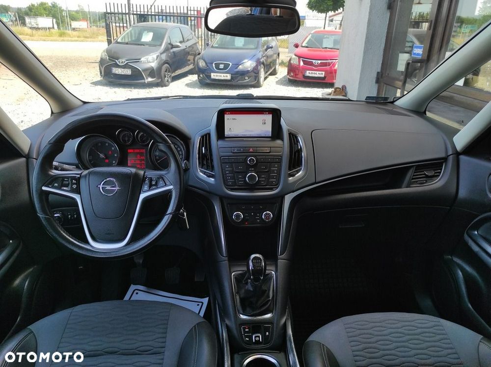Opel Zafira - 10