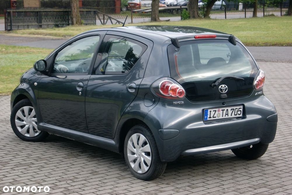 Toyota Aygo Connect - 15