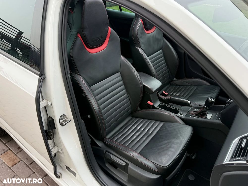 Skoda Octavia 2.0 TDI DSG RS - 9