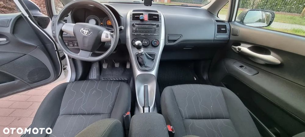 Toyota Auris 1.33 VVT-i Edition - 10