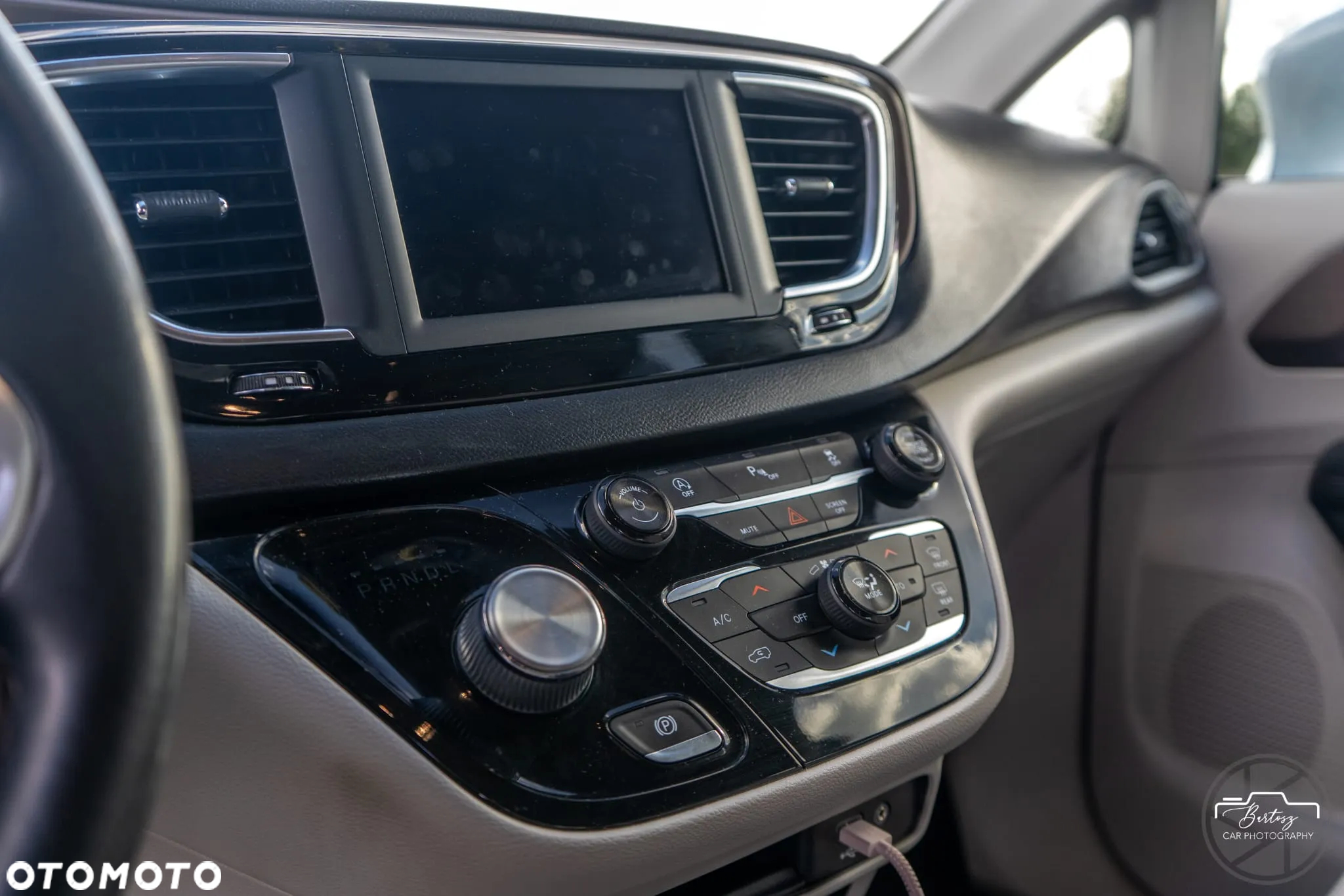 Chrysler Pacifica - 22