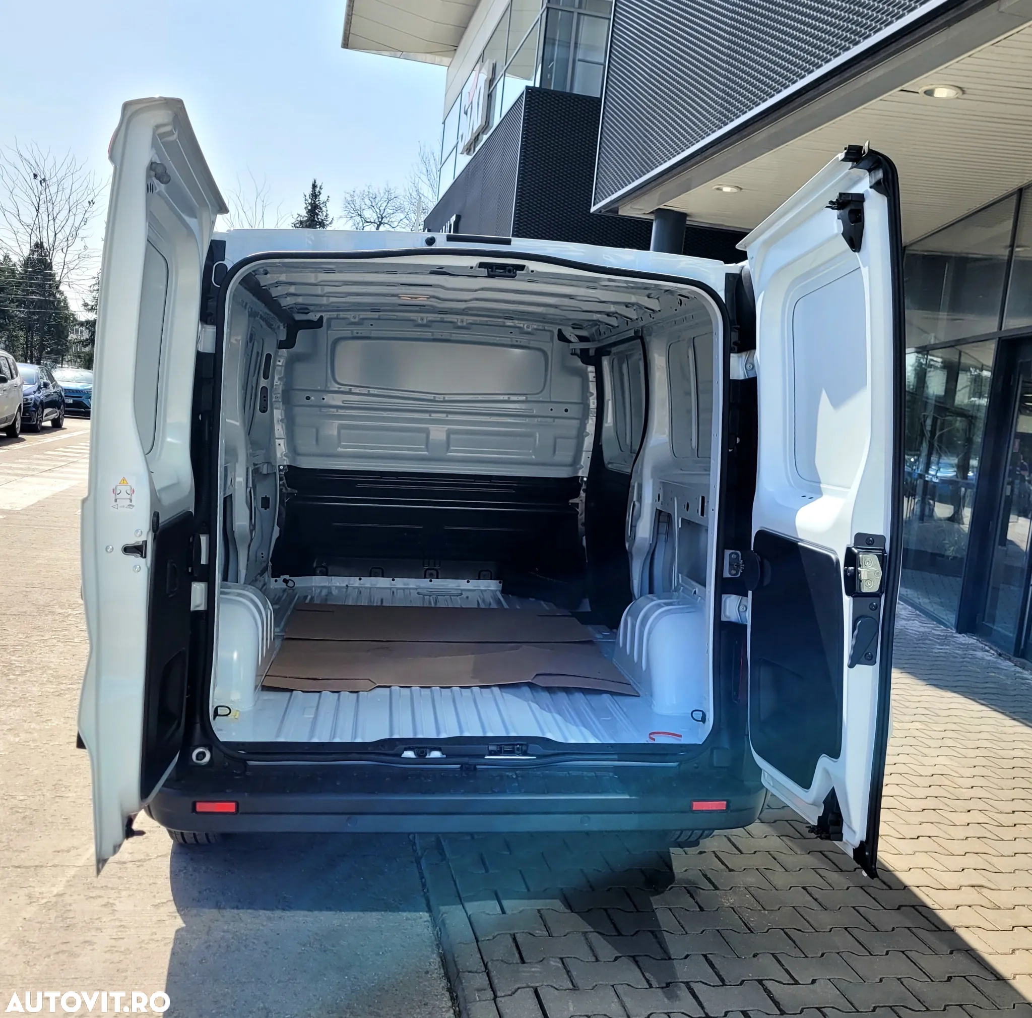 Renault Trafic Furgon - 9