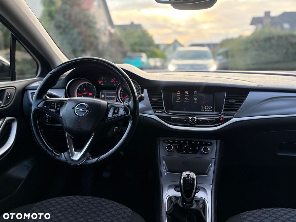 Opel Astra 1.4 T Dynamic S&S - 26